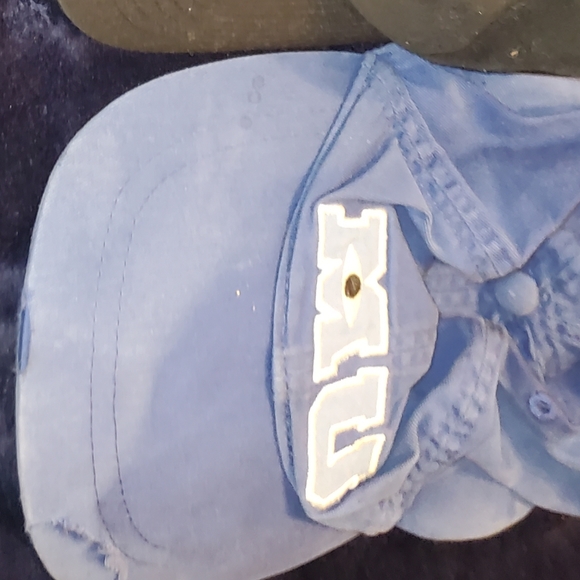 6 Hats - Picture 4 of 5